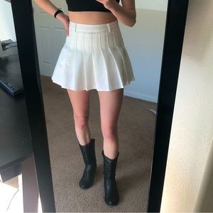 White pleated tennis/golf skirt